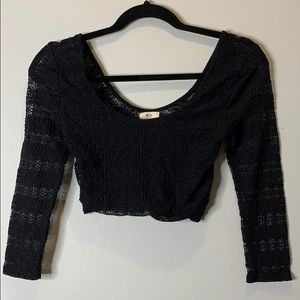 URBAN OUTFITTERS LACE CROP TOP